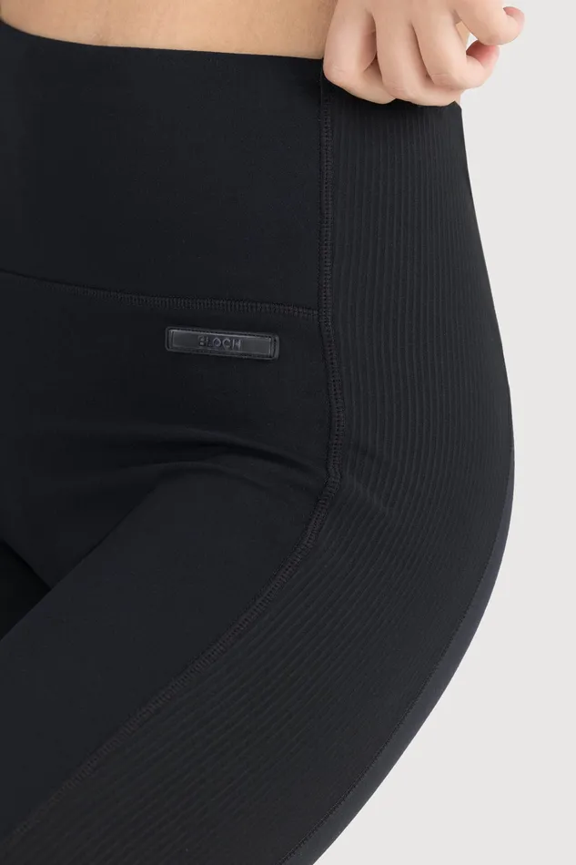 Adult Bloch Bloch Technique 7 Inch Rib Panel Short Graphite Shorts Adult Bloch Bloch Technique 7 Inch Rib Panel Short Graphite Shorts