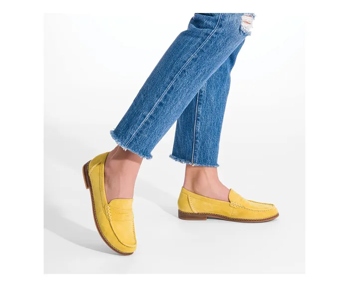 Hush Puppies Flats and SlipOns Women Wren Loafer Black Suede