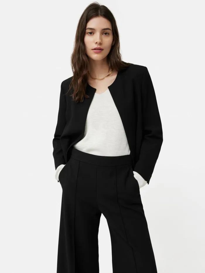 Jigsaw Italian Modern Crepe Short Jacket Black Women Suits and Tailoring