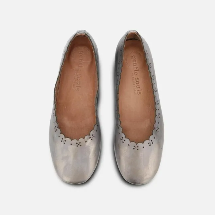 Kenneth Cole Eugene Scalloped Metallic Travel Ballet Flat Pewter Women Flats