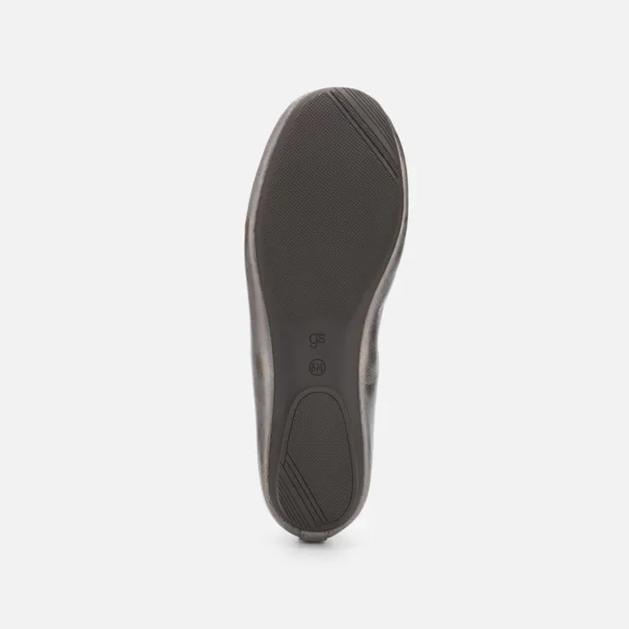 Kenneth Cole Eugene Scalloped Metallic Travel Ballet Flat Pewter Women Flats