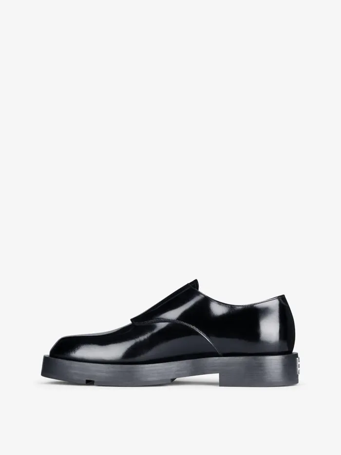 Men Boots and Loafers Givenchy Squared Derbies In Leather With 4G Buckle Black Men Boots and Loafers Givenchy Squared Derbies In Leather With 4G Buckle Black