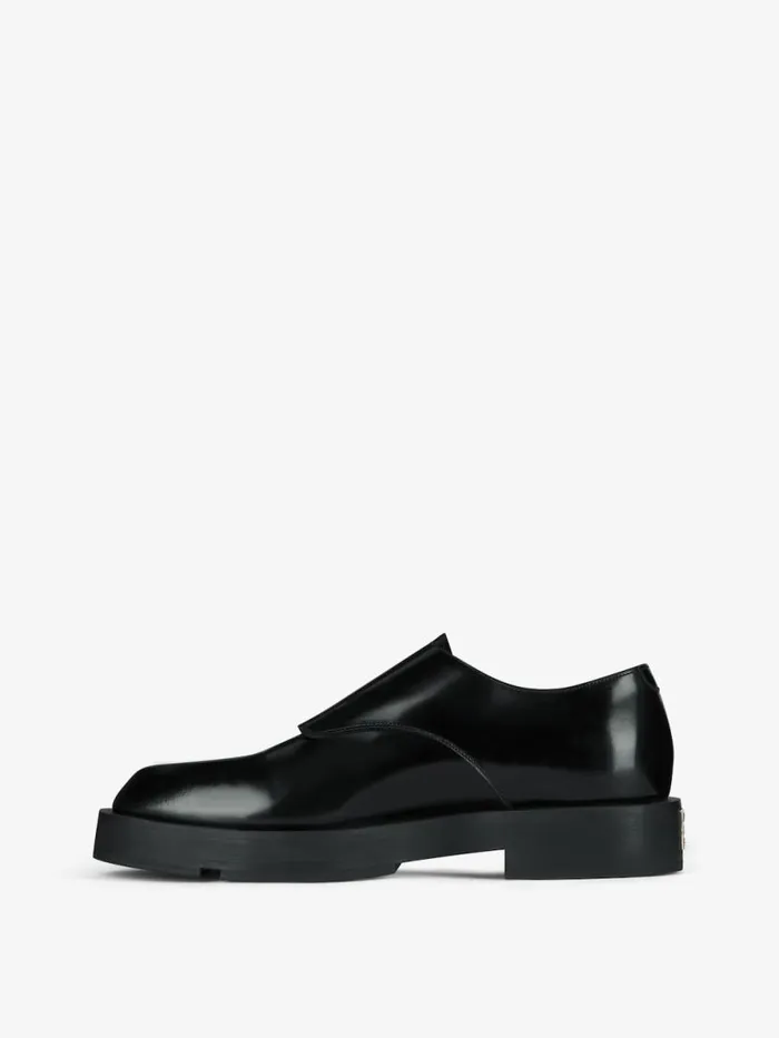 Men Boots and Loafers Givenchy Squared Derbies In Leather With 4G Buckle Black Men Boots and Loafers Givenchy Squared Derbies In Leather With 4G Buckle Black