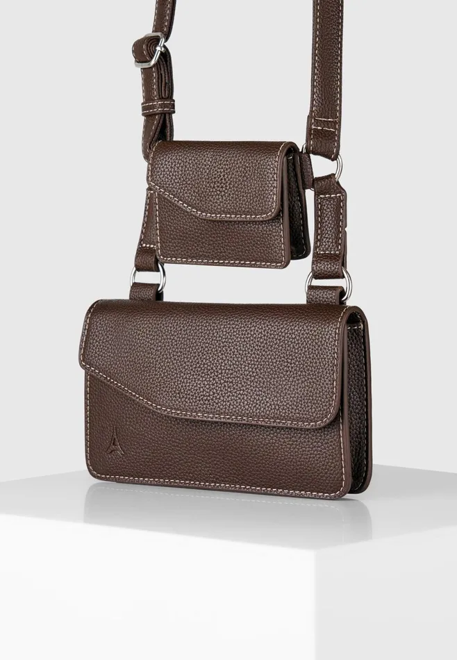 Men Manire De Voir Monet Duo Crossbody Bag Brown