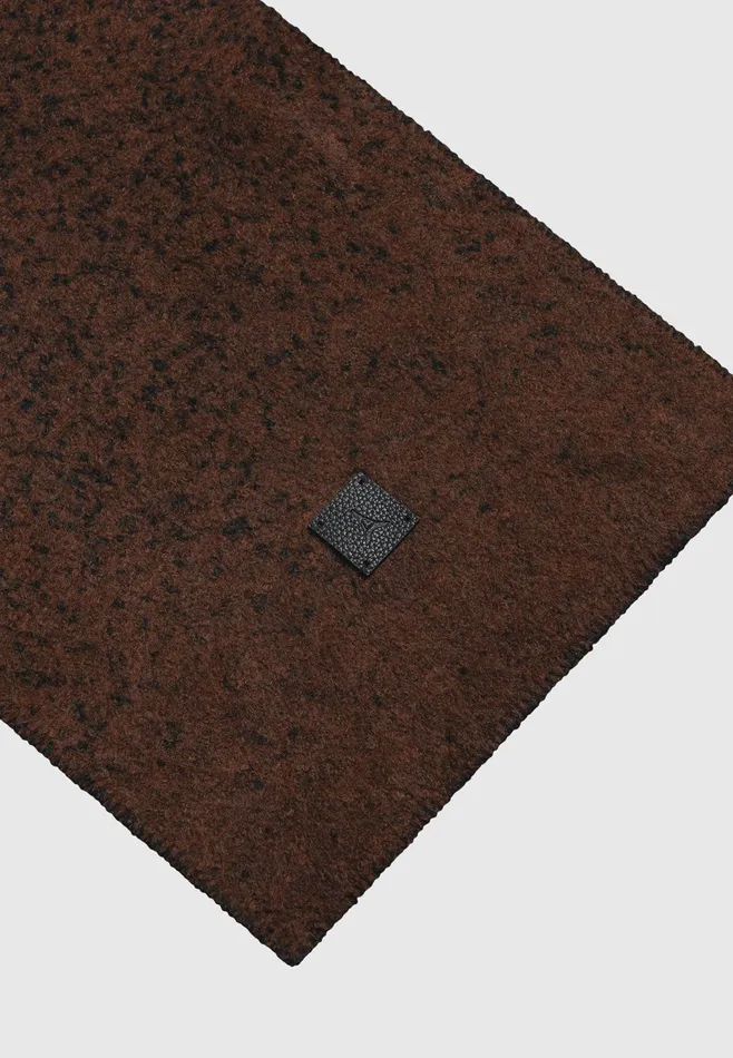 Men Manire De Voir Ombr Wool Knit Reversible Scarf Blackbrown