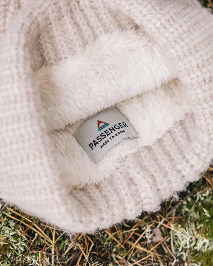 Passenger Beanies Redwood Fleece Lined Recycled Beanie Vintage White Vintage White 8211 WomenMen