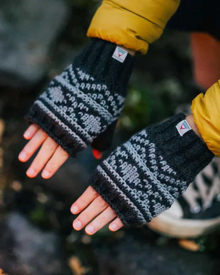 Passenger Gloves Lily Recycled Fleece Lined Fingerless Mittens Black Black 8211 Women