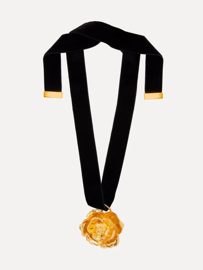 Women Oscar De La Renta Necklaces Gardenia Pendant Velvet Necklace Gold