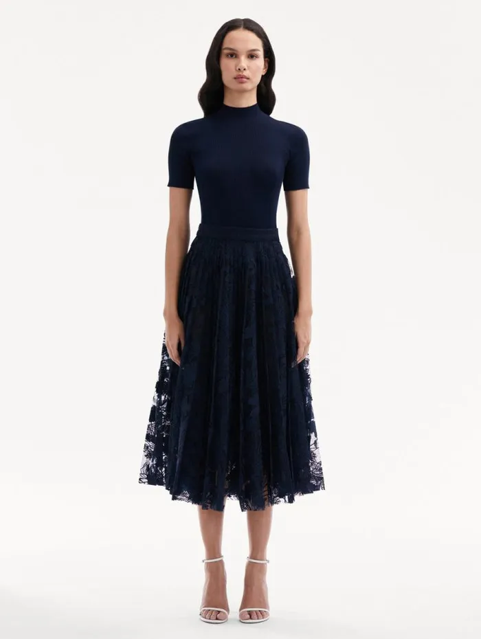 Women Oscar De La Renta Pants and Skirts Marbled Carnation Guipure Pleated Skirt Navy Women Oscar De La Renta Pants and Skirts Marbled Carnation Guipure Pleated Skirt Navy