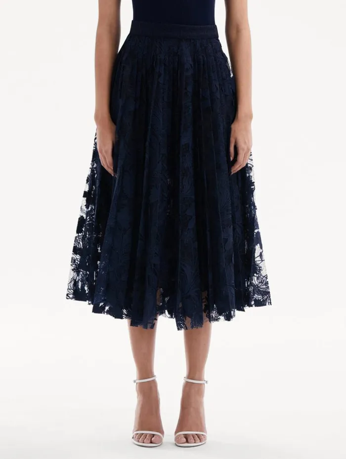 Women Oscar De La Renta Pants and Skirts Marbled Carnation Guipure Pleated Skirt Navy Women Oscar De La Renta Pants and Skirts Marbled Carnation Guipure Pleated Skirt Navy
