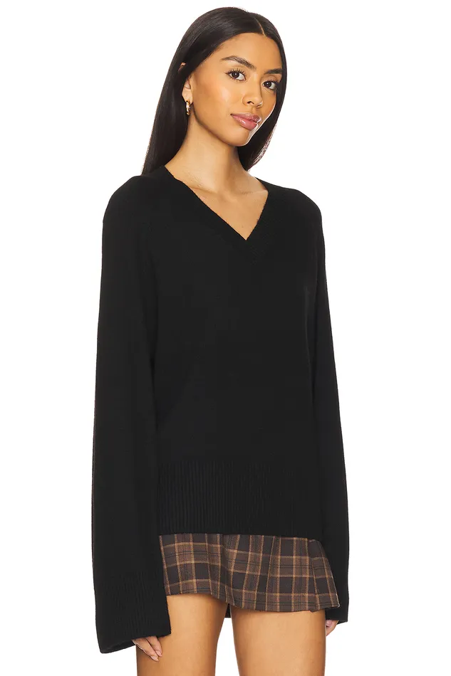 Yasmina V Neck Sweater Black Women Lovers and Friends Sweaters and Knits Yasmina V Neck Sweater Black Women Lovers and Friends Sweaters and Knits